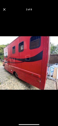 Ton horse box with up - ton,