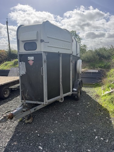 Richardson horse trailer - horse,