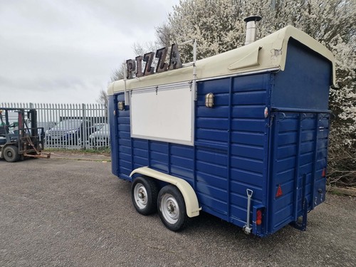 Sinclair triple horse box - horse,