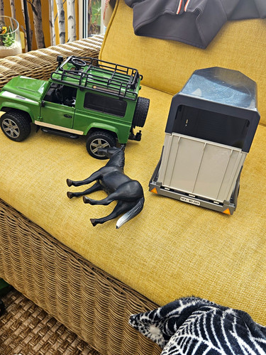 Bruder horse trailer toy with - horse,